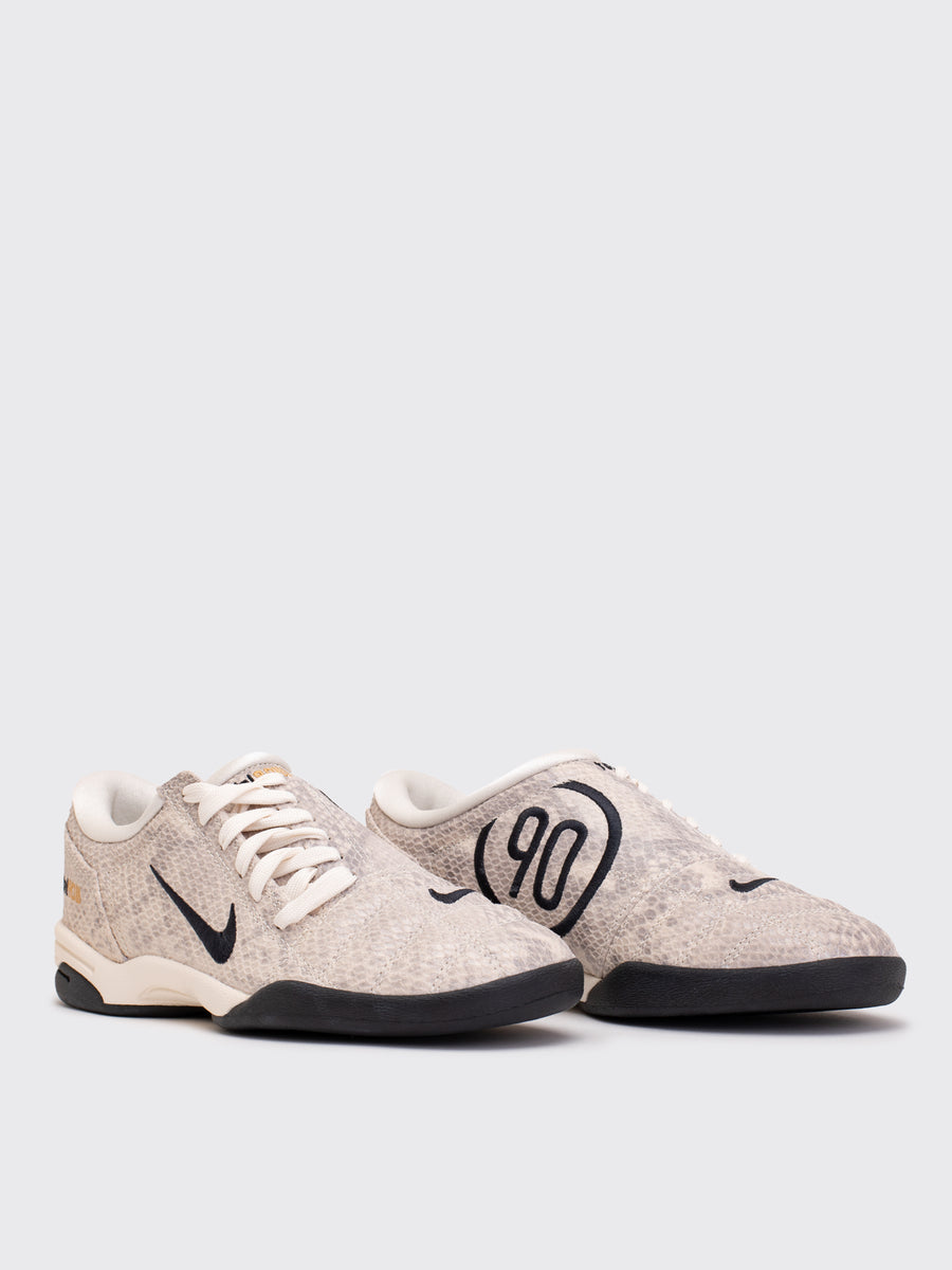 Nike Total 90 SE