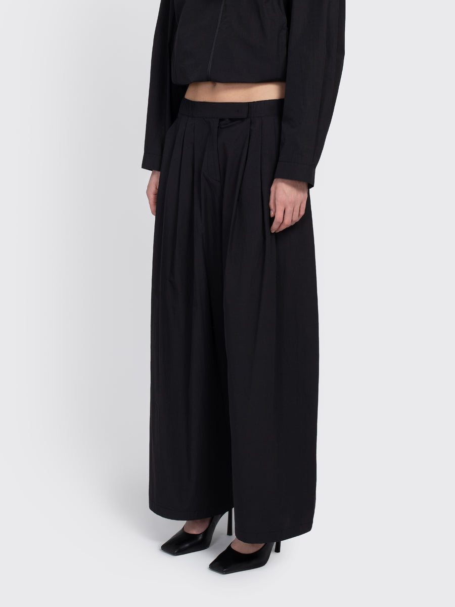 Three Tuck Banding Pants