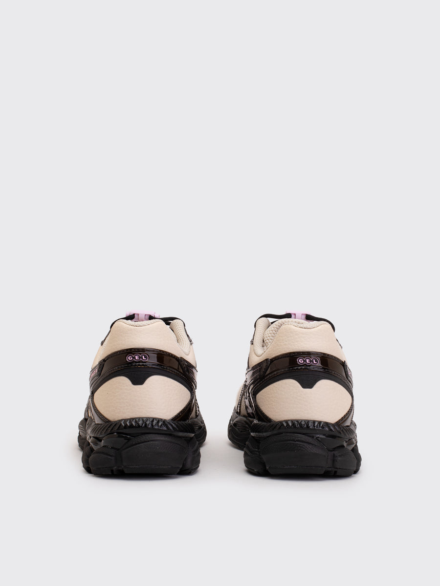 Finesse x Asics Gel-Cumulus 16