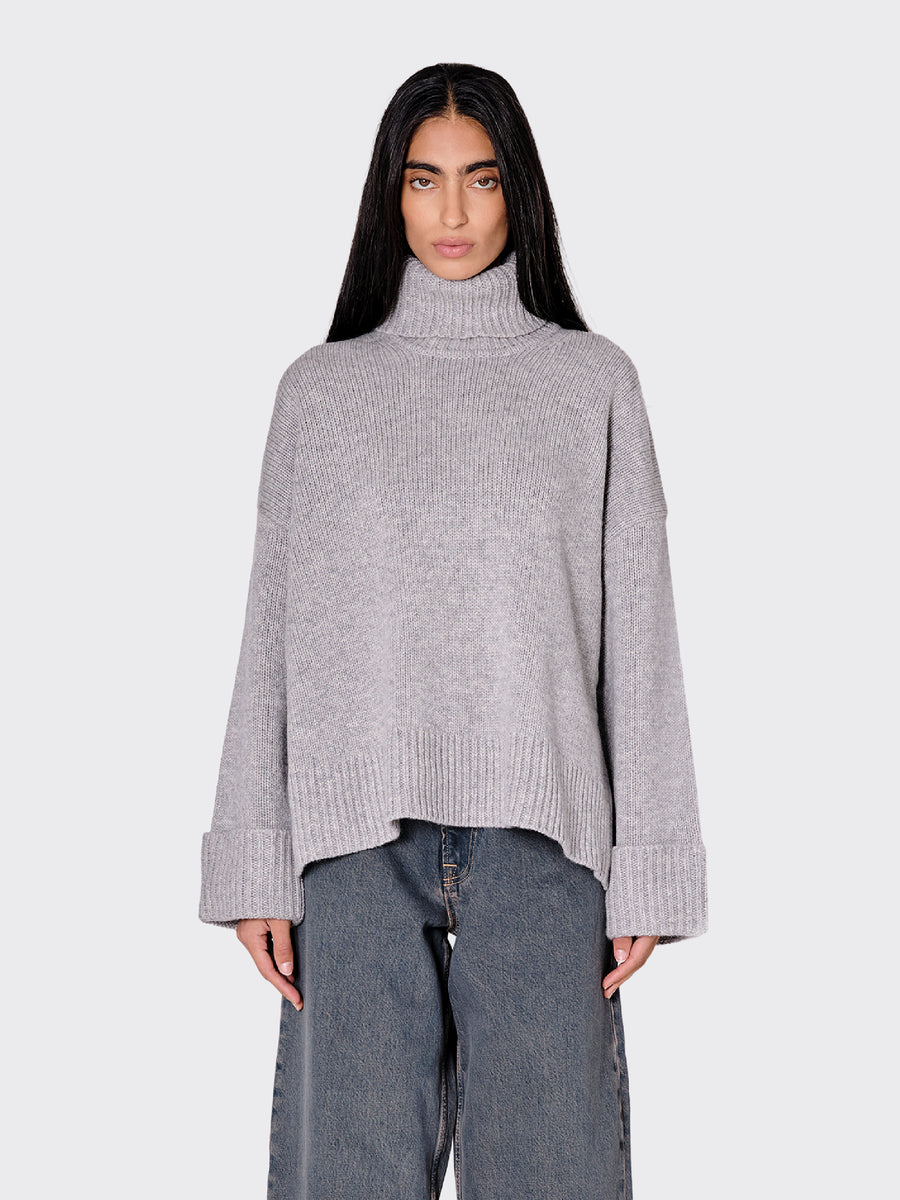 Sakeiku Turtleneck