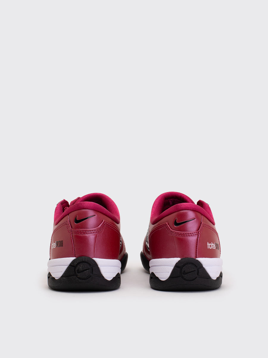 W Nike Total 90